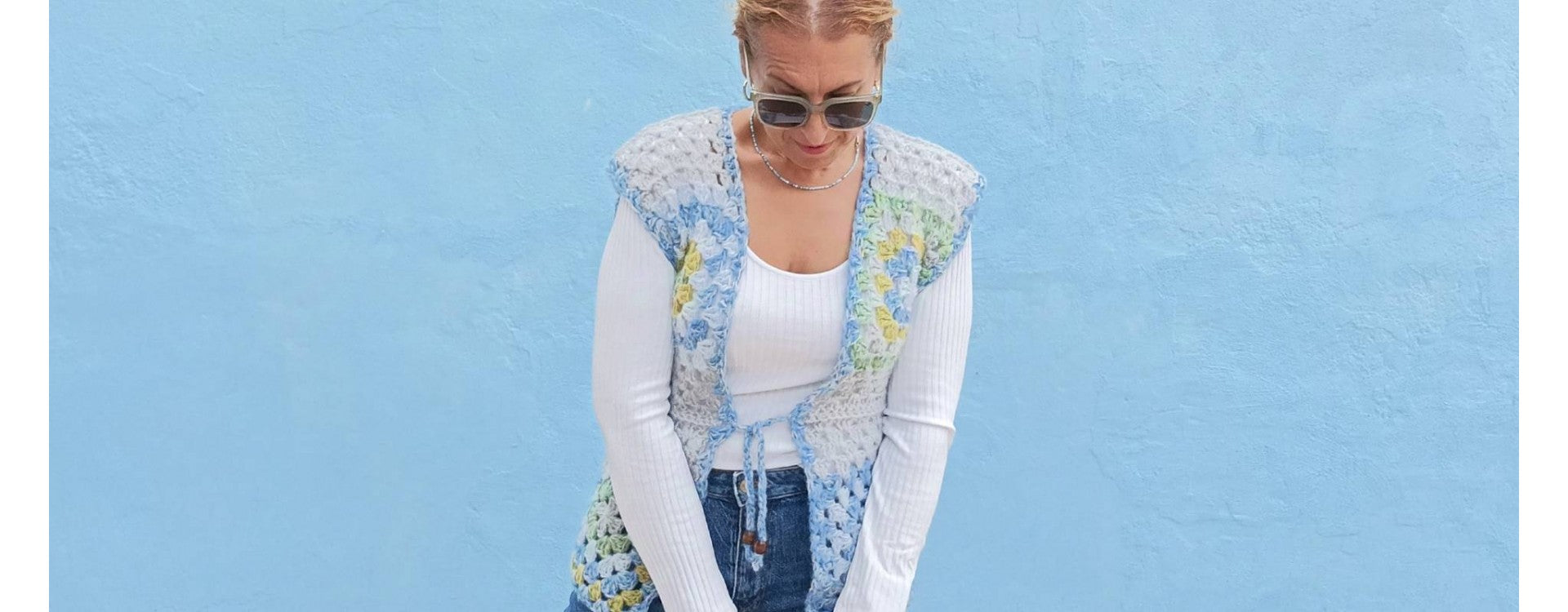 Patrón de chaleco granny crochet: versátil y de tendencia